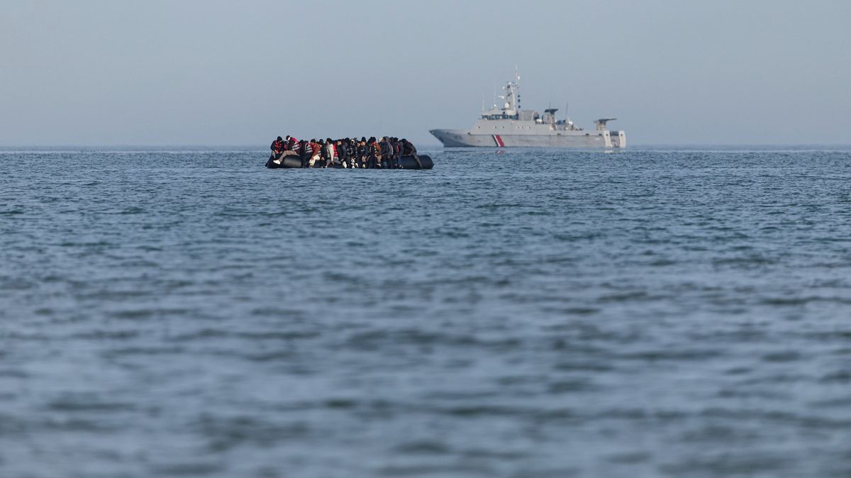 U pobřeží Řecka zemřelo po šesti dnech na moři 22 migrantů, uvedli přeživší